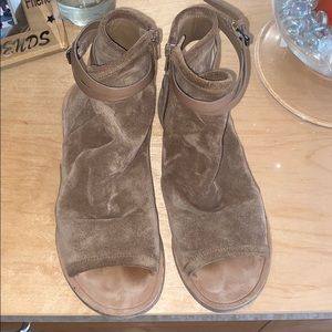 Vince Thalia suede sandals-size 7.5-like NEW